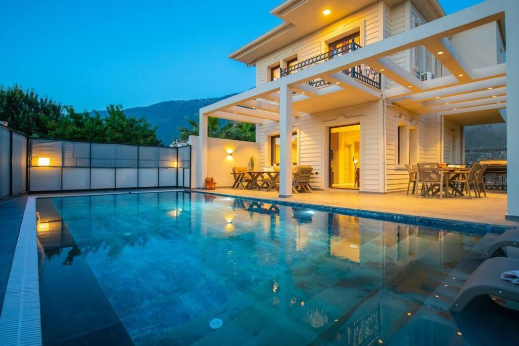 Havuzlu Korunakli Jakuzili Villa فتحية المظهر الخارجي الصورة