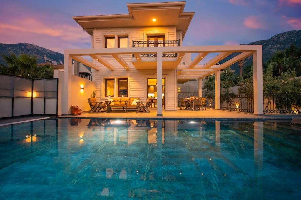 Havuzlu Korunakli Jakuzili Villa فتحية المظهر الخارجي الصورة